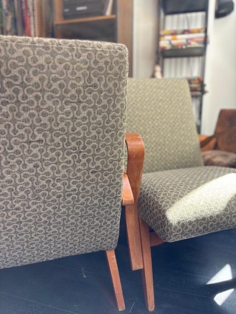 Rénovation artisanale fauteuil vintage à Lyon