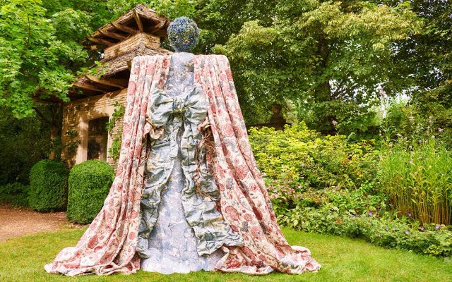 Tissus & Papiers Peints HIGHGROVE SANDERSON : L'Élégance Royale Anglaise à Lyon 👑